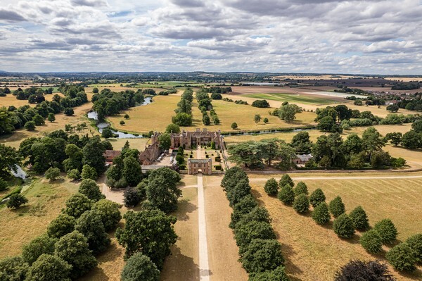 Charlecote Park - Landscapes