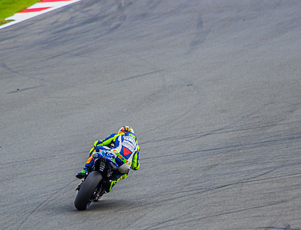 Valentino Rossi Silverstone Motogp The Doctor Greatest Of Al Time Yamaha M1 Yamaha Racing World Champion Legend Dorna