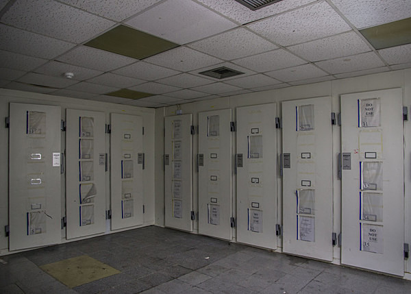 Queen Elizabeth II Hospital Welwyn Garden City Urbex Urban Exploration Abandoned petercostellophotography.com Hertfordshire