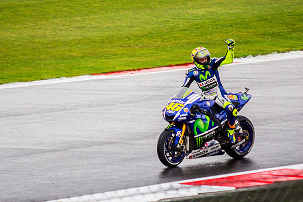 Valentino Rossi Silverstone Motogp The Doctor Greatest Of Al Time Yamaha M1 Yamaha Racing World Champion Legend Dorna
