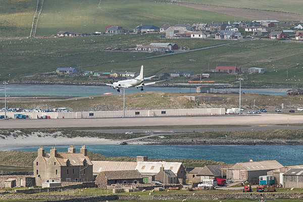 Landing at Sumburgh, May 2016 - Shetland
