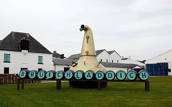 Bruichladdich - spot the feet - Whisky