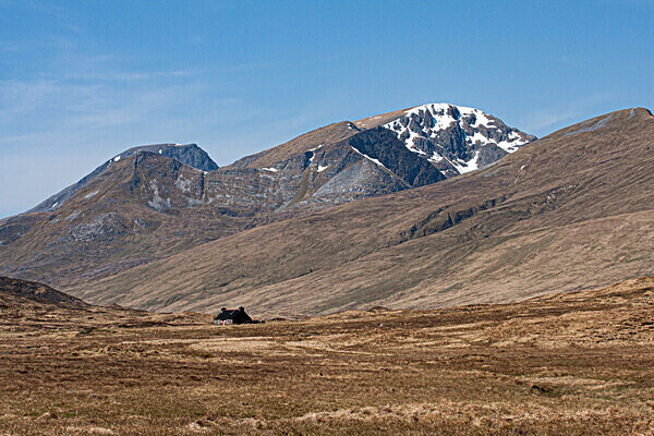Meanach Bothy, Ben Nevis and Aonach Beag, April 2011. - Scottish Landscapes