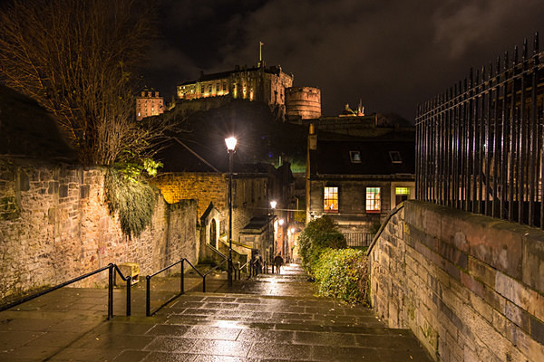 The Vennel and the Castle - Edinburgh (Auld Reekie)