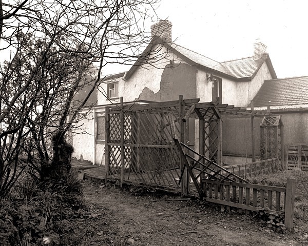 POST BACH, Synod Inn, Ceredigion 2014 - CEREDIGION FARMS & COTTAGES