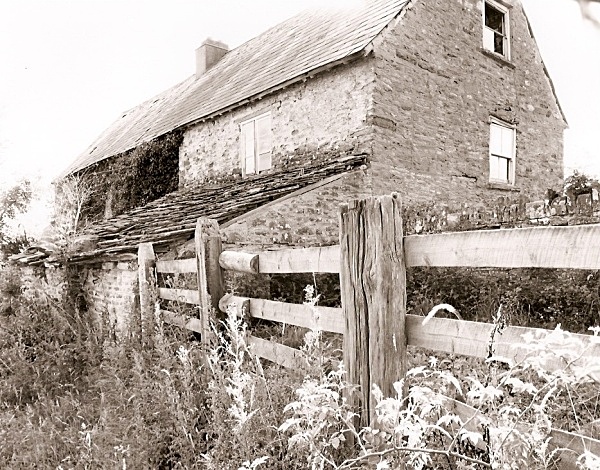 LITTLE POOL HALL, Llanvertherine, Monmouthshire 2009