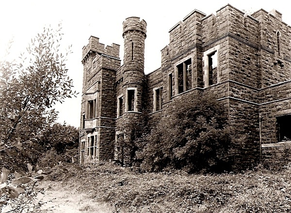 GWYNFRYN PLAS, Llanystumdwy, Caernarvonshire 2009