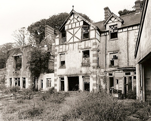 GWDIG / GOODIG, Burry Port, Carmarthenshire