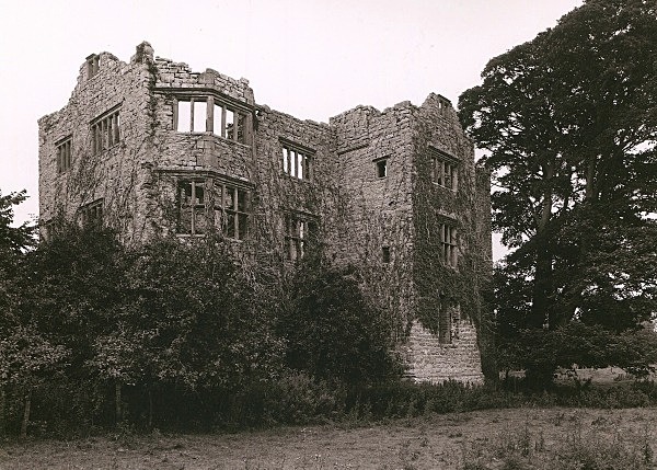 FOXHALL NEWYDD, Henllan, Denbighshire 2011 - DENBIGHSHIRE