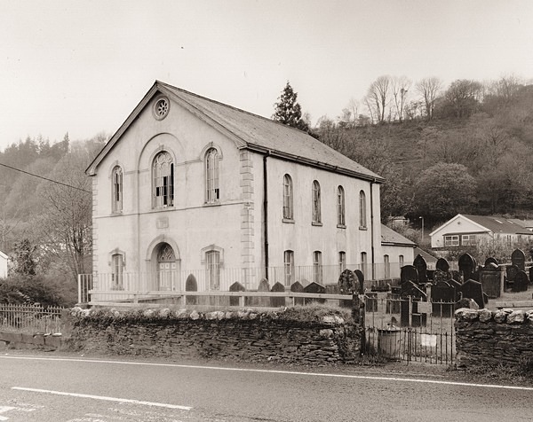 TROED Y RHIW INDEPENDENT CHAPEL - CARMARTHENSHIRE