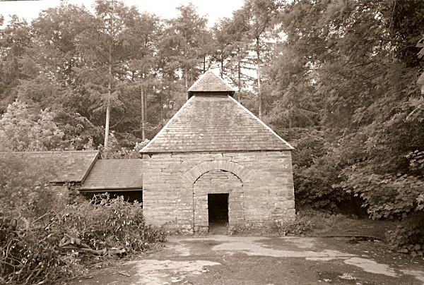 YNYSYMAENGWYN, Tywyn, Merioneth 2000