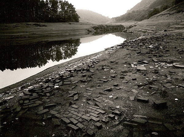 BUILDING FOUNDATIONS at Pengarreg Reservoir, Elan Valley, Powys 1994 - RADNORSHIRE