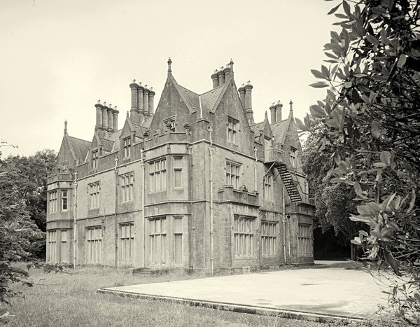 HENDREFIOLAN HOUSE, Swansea 2017 - THE GLAMORGANS