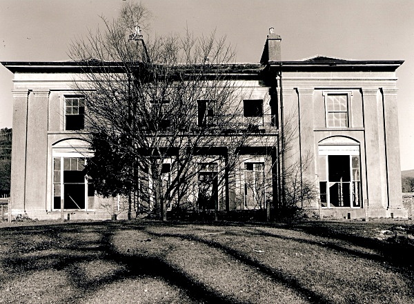 NEUADD FAWR, Cil-y-Cwm, Carmarthenshire 201 - CARMARTHENSHIRE