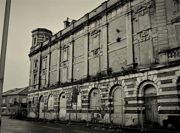 PALACE THEATRE, Swansea 2017 - THE GLAMORGANS
