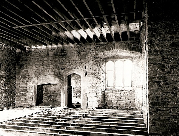 PENCOED CASTLE, Llanmartin, Gwent 2009 - GWENT/MONMOUTHSHIRE