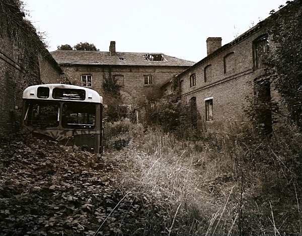 LLEWENI STABLES & COACH HOUSE, Henllan, Denbighshire 1998 (mansion long demolished)