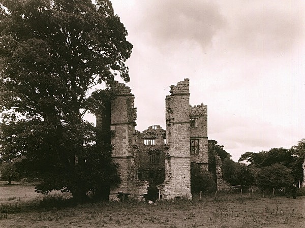 FOXHALL NEWYDD, Henllan, Denbighshire 2011 - DENBIGHSHIRE