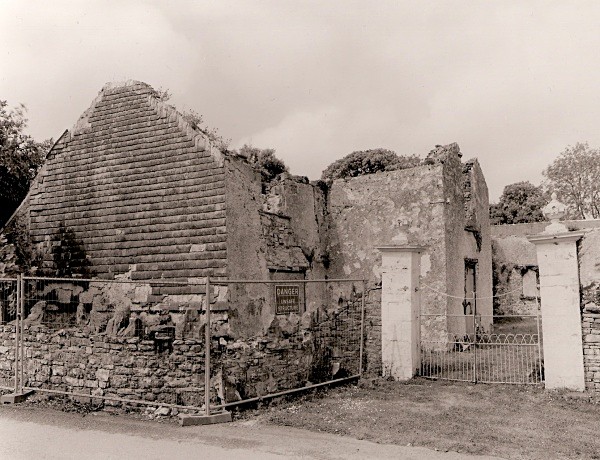 LLAWHADEN HOUSE, Llawhaden, Pembrokeshire 2011 - PEMBROKESHIRE