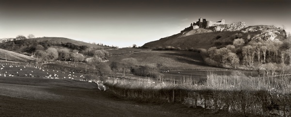 Castell Carreg Cennen  - Du a Gwyn / Black and White Images