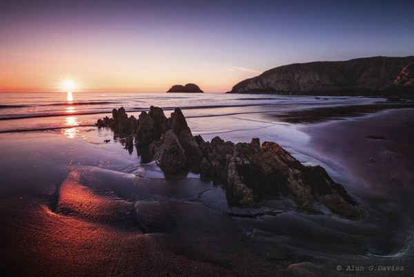 Traeth Llyfn - O Gwmpas Cymru / Around Wales