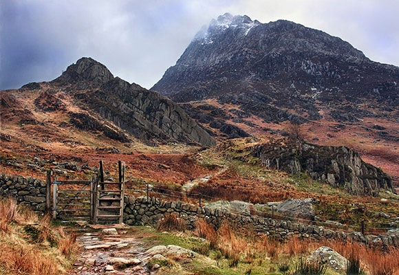 Tryfan beckons - Eryri / Snowdonia