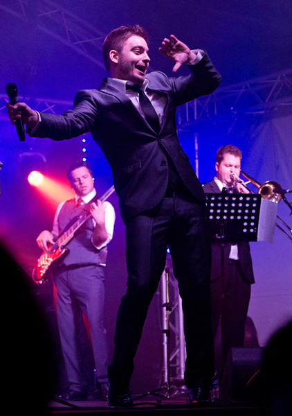  - THE ENTERTAINER
