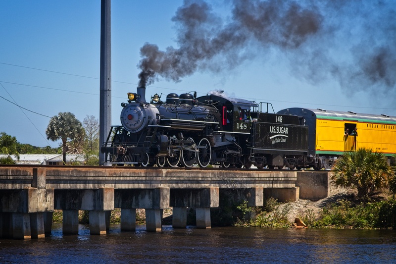 Sugar Express 148 on a bridge - Sugar Express 148