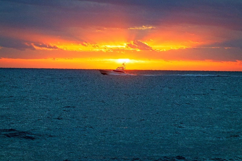 Powerboat at dawn - Sunrises