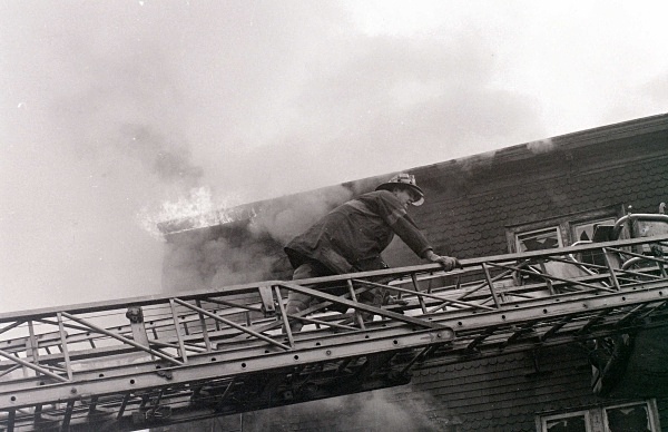 TL 149 D - FDNY in action