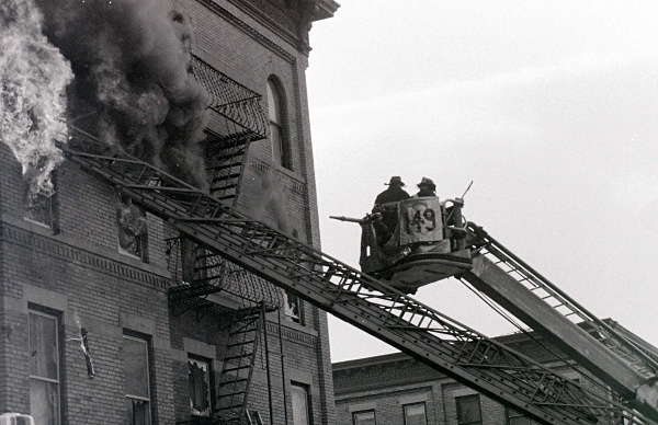 TL 149  4 ALARM - FDNY in action