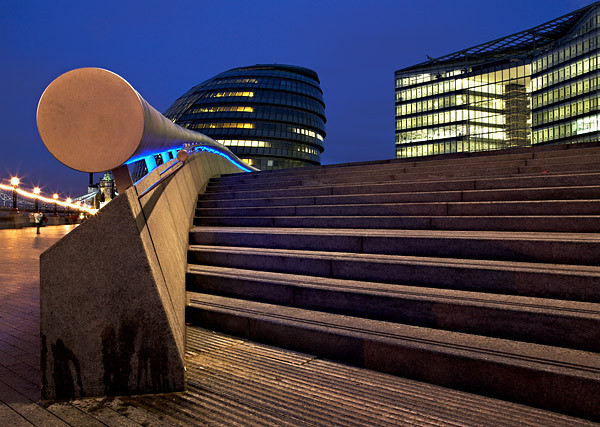 Capital - Glam & Grot - Rest Of The UK