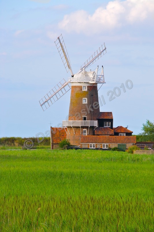 DSC_4893 - Version 3 - Sherringham & Cley Windmill