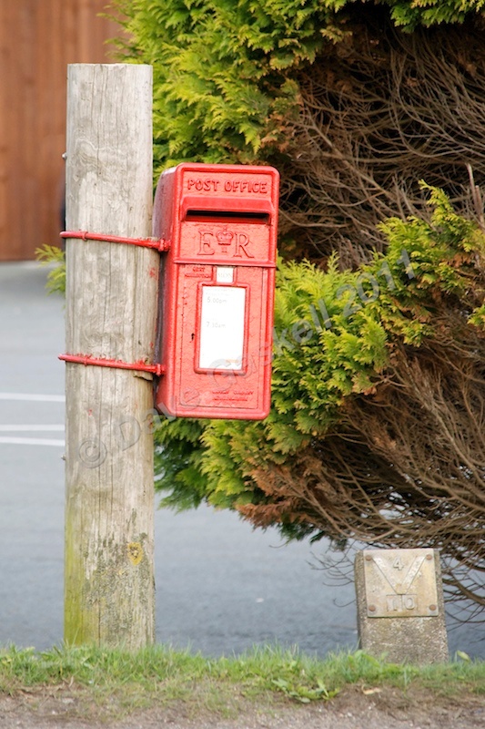 DSC_2548 - Phone & Post Boxes
