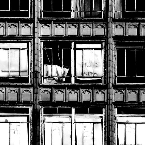 studio industrial [b&w] - ELEMENTAL [B&W]