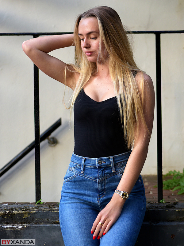  - Shoot 9 - Amba & Freya
