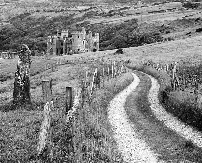 1259 - Clifden-Castle - The Road to Ruin - Images from Ireland