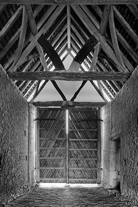 1515 - Bredon Tythe Barn Door 2 - Barns & Buildings