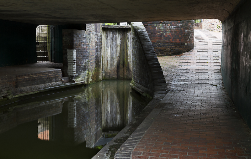 Dark Lock - Worcester Birmingham Canal