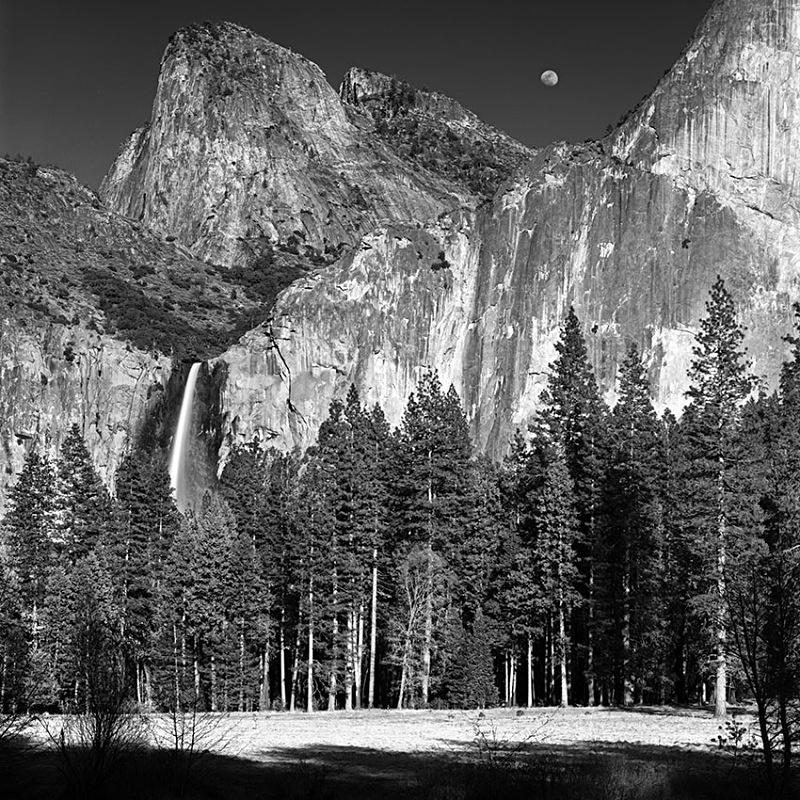 1725 - Moonrise over Bridal Veil Falls - USA - 2008 - Yosemite & the West Coast