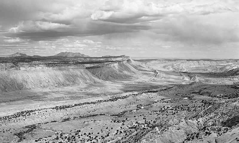 2068 - Waterpocket Fold - USA - 2009 - California, Nevada & Utah NPs