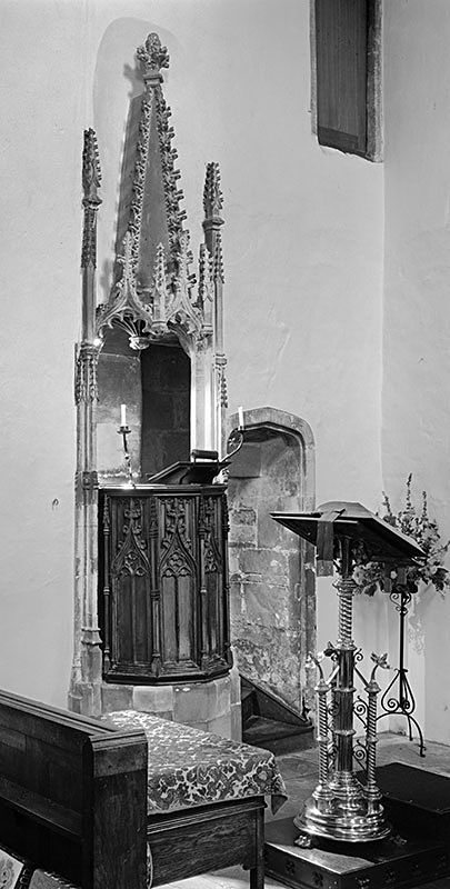 2250 - Cold Aston Pulpit - The Cotswold Way - 2009