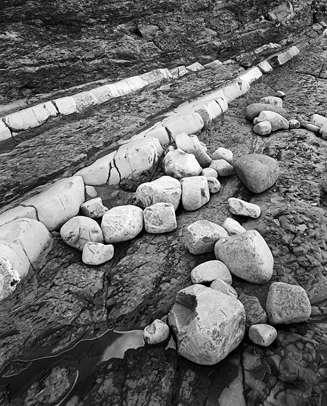0808 - White Rocks  Strata - Images from England