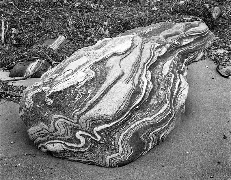 0852 - Gneiss Boulder - Hebrides & Skye - 2004