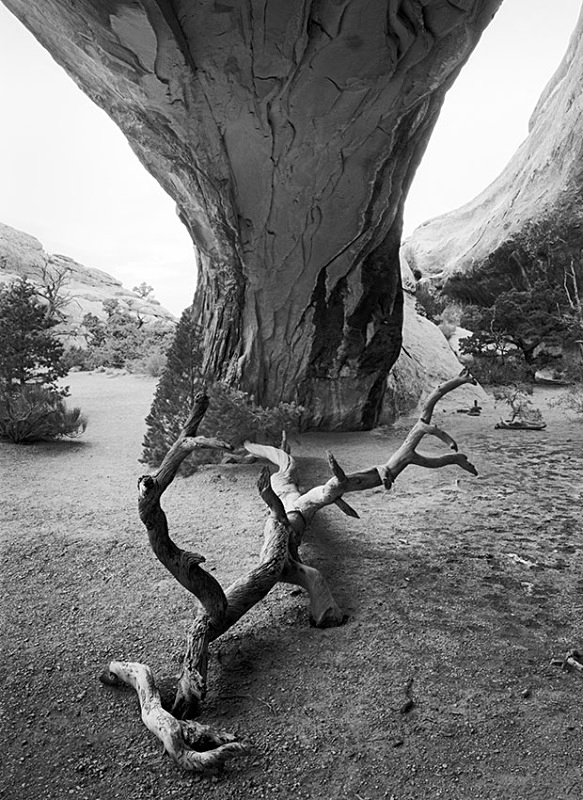 0953 - Under Navajo Arch - USA - 1996 to 2004 - Utah, Nevada, New Mexico, Arizona & Colorado