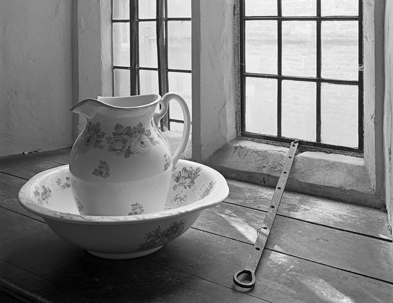 2354 - Chastleton House - Passageway Window - Chastleton House - National Trust