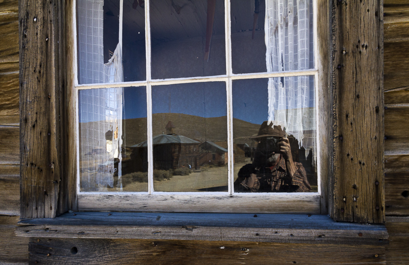 Bodie-18 - USA - 2012 - Peering into Bodie