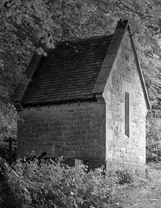 2188 - Well House at Cliff - The Cotswold Way - 2009