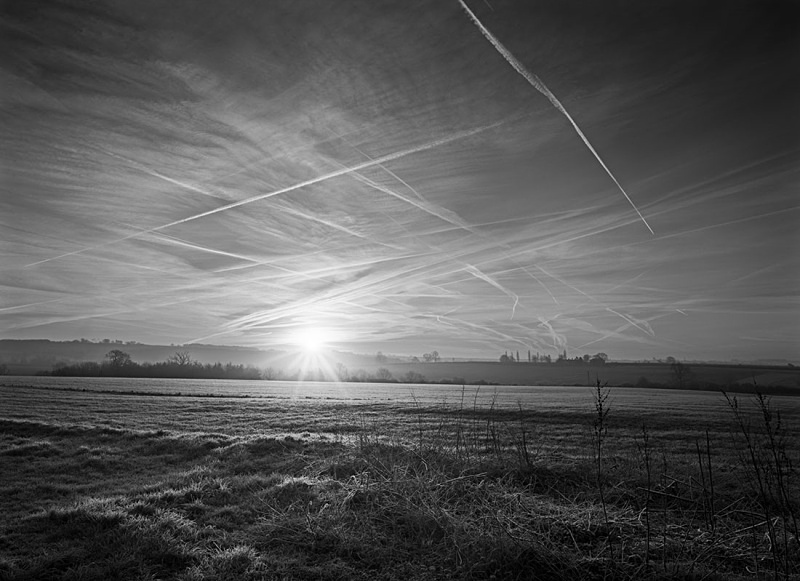 1374 - Cotswold Con Trails - Images from England