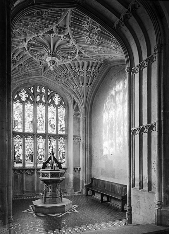 1578 - Chantry Chapel - Stained Glass Light 2 - Churches, Chapels, Abbeys, and Priories